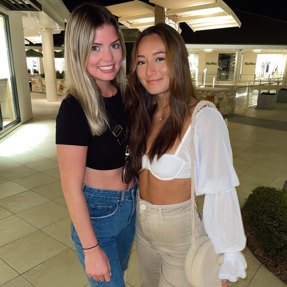 Meet your Posher, Corinne